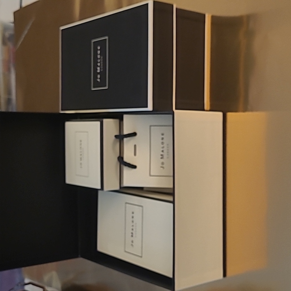 Jo Malone London Ivory Gift Box & Bag